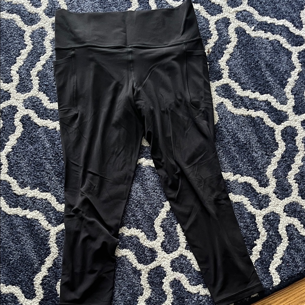 Athleta Salutation Stash 7/8 Legging